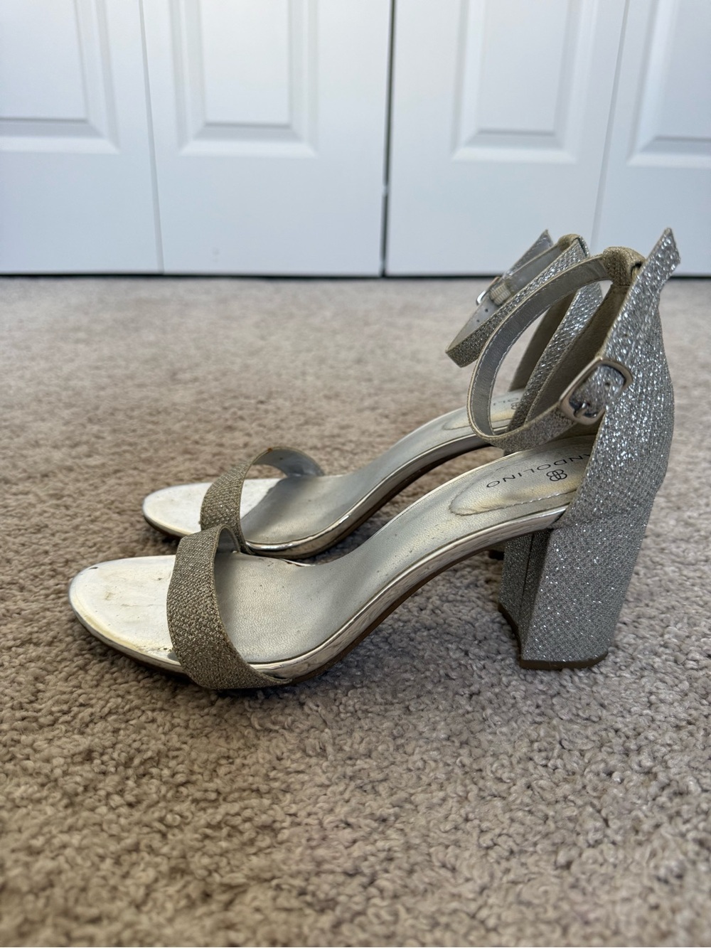 Bandolino Silver Glitter Block Heel Sandals Ankle Strap Wedding‎ Prom Women's 7